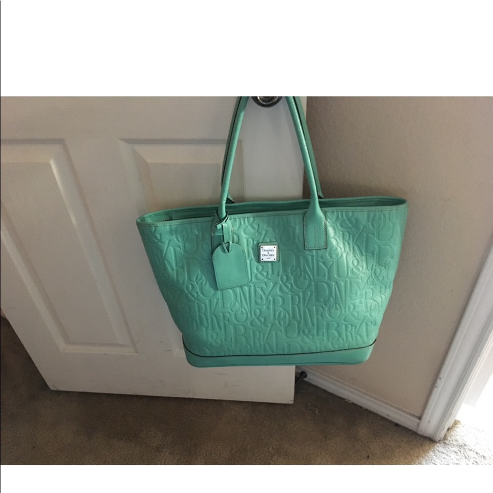 In search of this bag! The large tote please!